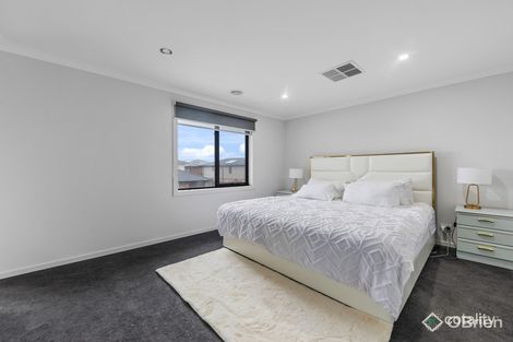 Property photo of 2 Gian Street Clyde VIC 3978