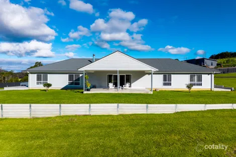 Property photo of 30 Mallyon Close Lochiel NSW 2549