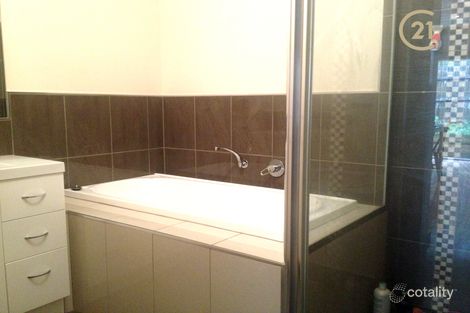 2/26 Almond Dr, Doveton, VIC 3177