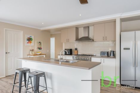 Property photo of 27 Pelican Way Lara VIC 3212