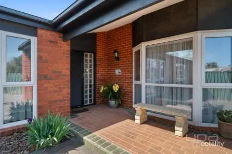 Property photo of 15 Stanley Crescent Brookfield VIC 3338