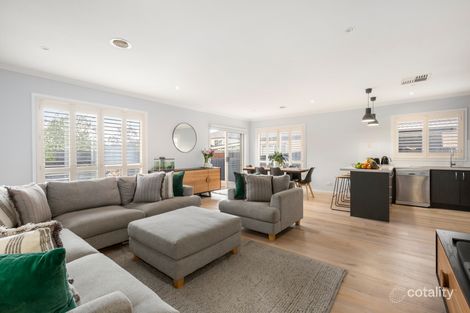 Property photo of 10 Rowanval Terrace Mernda VIC 3754