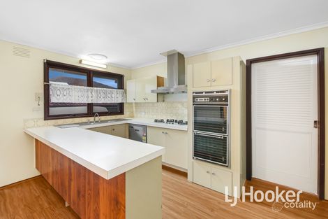 Property photo of 17 Anderson Court Endeavour Hills VIC 3802