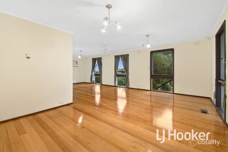 Property photo of 17 Anderson Court Endeavour Hills VIC 3802