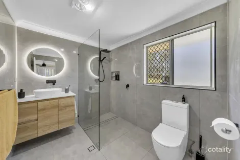 Property photo of 33-35 Eastfield Court Deebing Heights QLD 4306