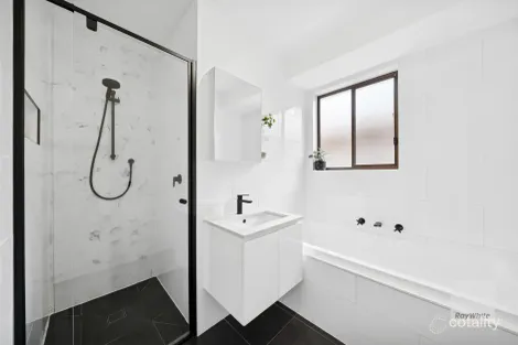 Property photo of 4 Ayers Court Taylors Lakes VIC 3038