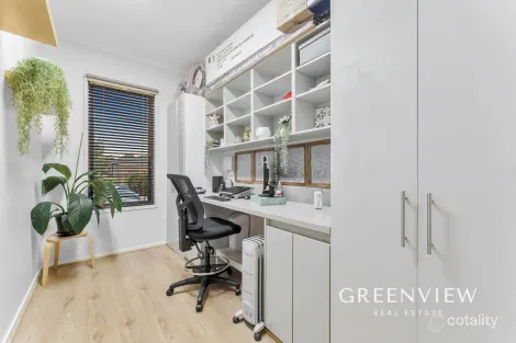Property photo of 9 Flack Way Cranbourne North VIC 3977