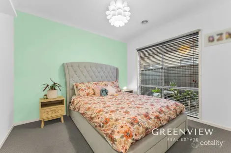 Property photo of 9 Flack Way Cranbourne North VIC 3977