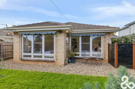 Property photo of 10 Burns Grove Kingsbury VIC 3083