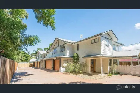 2/2 Walton St, North Toowoomba, QLD 4350