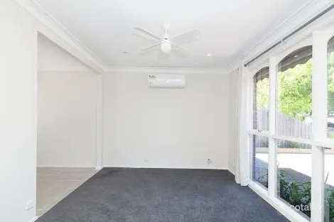 Property photo of 11 Evelyne Avenue Cranbourne VIC 3977