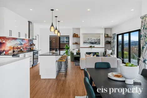 Property photo of 11 Alexa Drive Austins Ferry TAS 7011