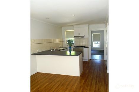 Property photo of 38 Lake Gardens Avenue Lake Gardens VIC 3355