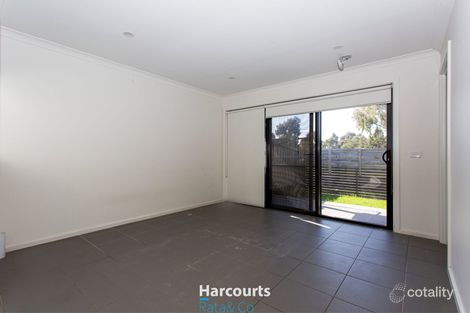 Property photo of 18 Oscar Circuit Roxburgh Park VIC 3064