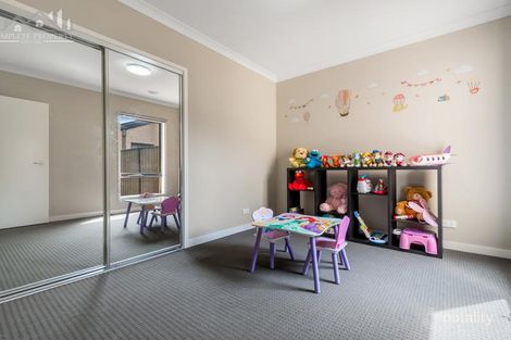 Property photo of 8 Saltbush Crescent Craigieburn VIC 3064