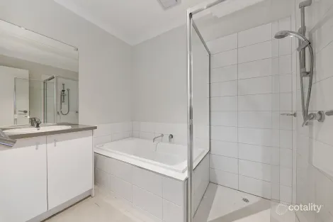 Property photo of 7/8 The Crossing Caroline Springs VIC 3023