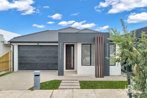 Property photo of 14 Pyrus Crescent Mickleham VIC 3064