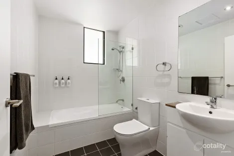 Property photo of 404/33 Shortland Esplanade Newcastle East NSW 2300