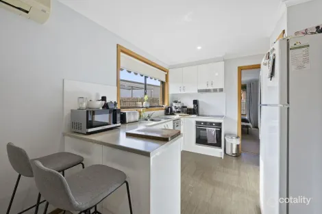 Property photo of 3/120 Cuthberts Road Alfredton VIC 3350