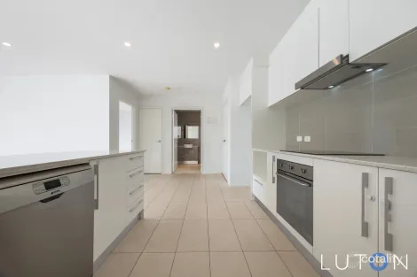 Property photo of 31/41 Hampton Circuit Yarralumla ACT 2600