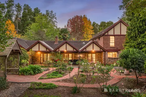 7 Old Baker Rd, Wandin East, VIC 3139