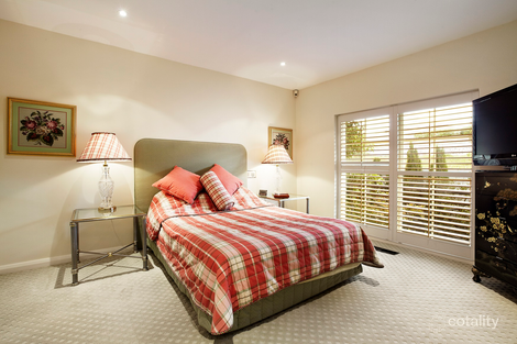 Property photo of 2/62 Heyington Place Toorak VIC 3142