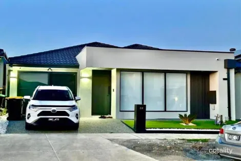 39 Jacksonia Dr, Mickleham, VIC 3064