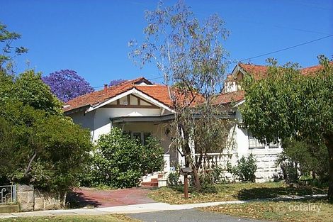 17 Dumbarton Cres, Menora, WA 6050