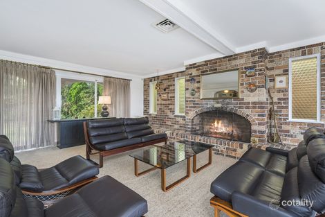 Property photo of 19 Roscommon Crescent Killarney Heights NSW 2087