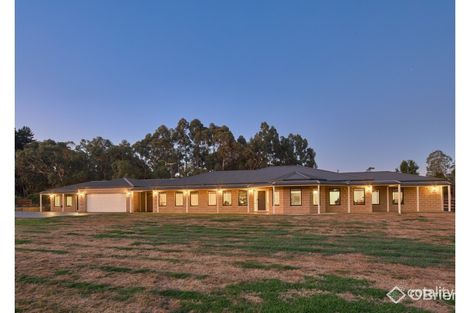 17 Drovers Cl, Drouin, VIC 3818