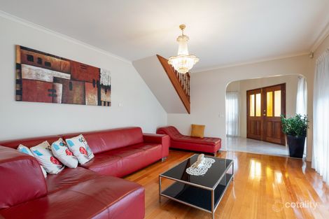 Property photo of 1 Reading Close Roxburgh Park VIC 3064