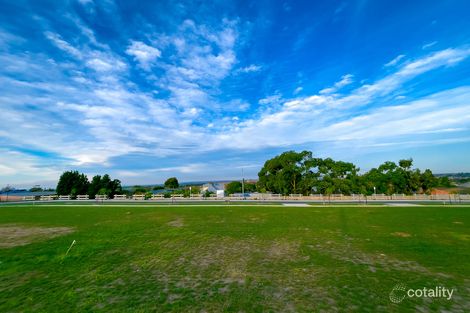 15 Clearwater Gr, Highton, VIC 3216