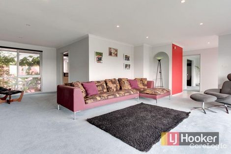 Property photo of 7 Hughes Close Endeavour Hills VIC 3802