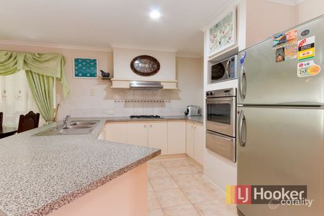 Property photo of 10 Mariner Close Cranbourne North VIC 3977
