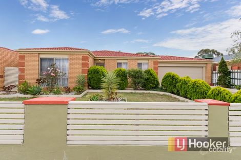 Property photo of 10 Mariner Close Cranbourne North VIC 3977