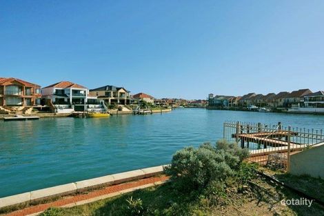 Property photo of 11 Bluewater Retreat Wannanup WA 6210