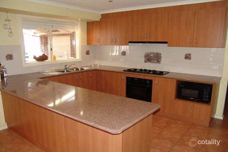 Property photo of 26 St James Wood Drive Tarneit VIC 3029