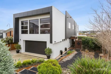 Property photo of 12 Springbank Circuit Torquay VIC 3228