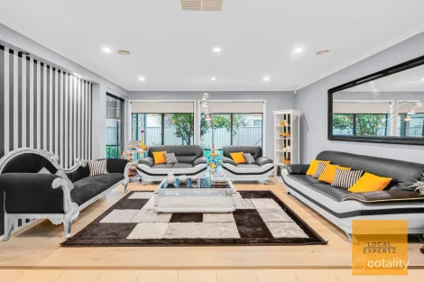 Property photo of 11 Girraween Place Caroline Springs VIC 3023