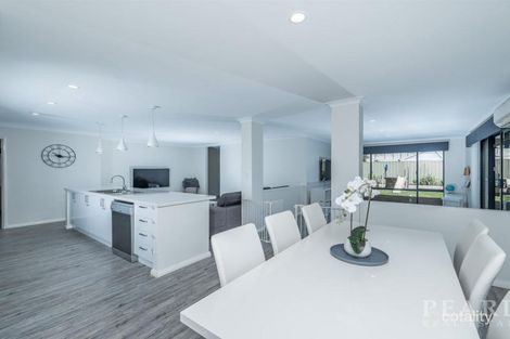 98 Christian Cir, Quinns Rocks, WA 6030