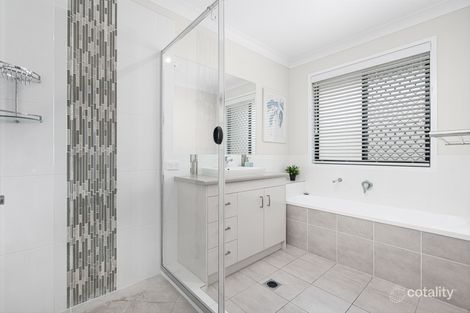 Property photo of 7 Stega Place Wynnum West QLD 4178