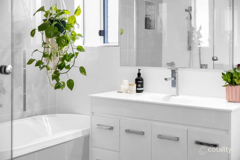 Property photo of 4 Haddon Court Carrara QLD 4211