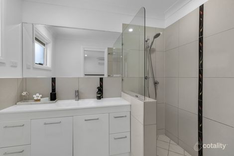 Property photo of 26 Timbarra Crescent Karana Downs QLD 4306