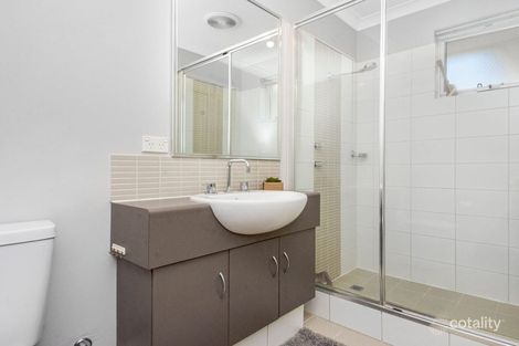 11b Aquaviva Cir, Viveash, WA 6056