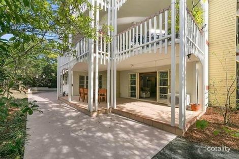 Property photo of 2/135 Gladstone Road Highgate Hill QLD 4101