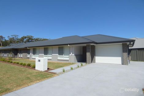 10a Tuckeroo Cct, Fern Bay, NSW 2295