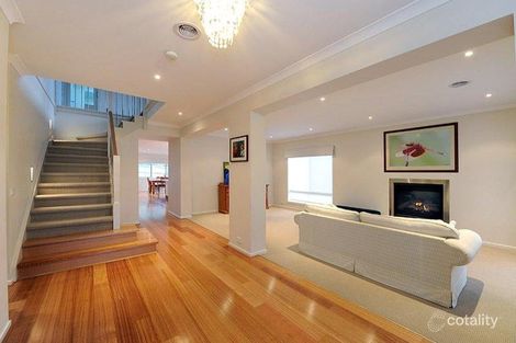 Property photo of 10 Lerina Place Wheelers Hill VIC 3150