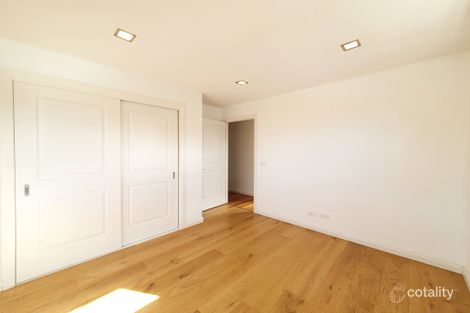 Property photo of 2/1047 Doncaster Road Doncaster East VIC 3109