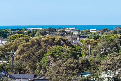 8 Benjamin Pde, Blairgowrie, VIC 3942