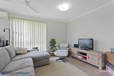 Property photo of 10 Sunflower Close Middle Ridge QLD 4350
